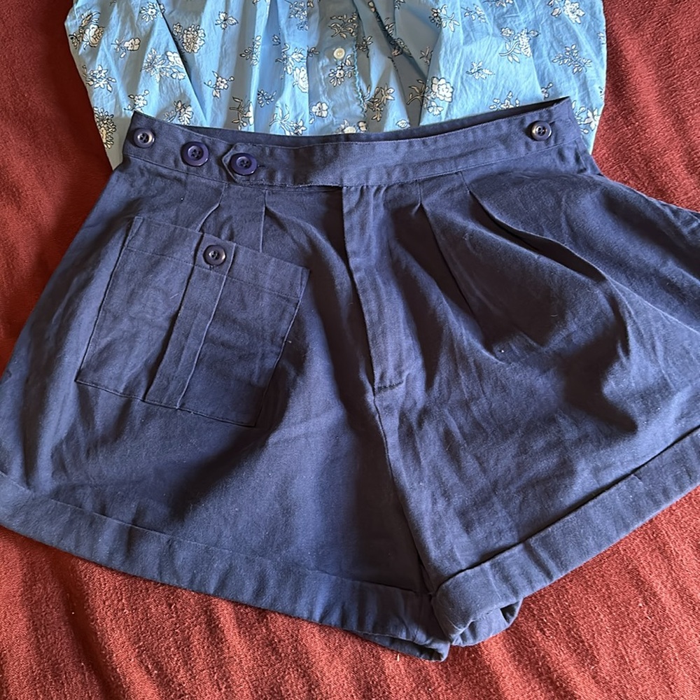 Doen raelyn shorts 6 Euc blue